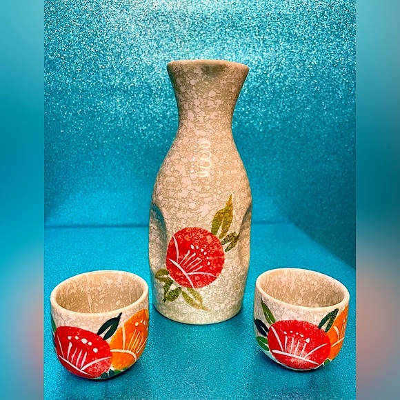 San Francisco Style Japan Other - NEW Sake Set. GREAT GIFT! California Poppies adorn this colorful set!
